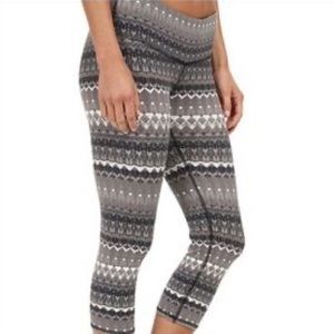 Alo Airbrush Nordic Crop EUC!